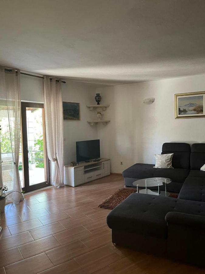 Sunset By The Sea Apartment Splitska Bagian luar foto